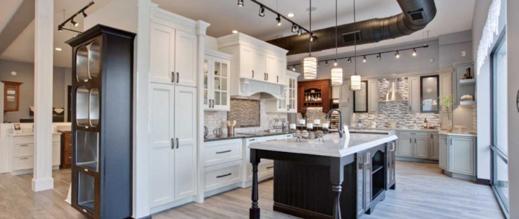 Chicago Home Remodeling Experts Showroom In Park Ridge IL   Min 1200 Masters Kitchen And Bath Showroom 1024x433 